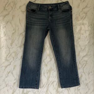 Maurices size 2 Capri jeans